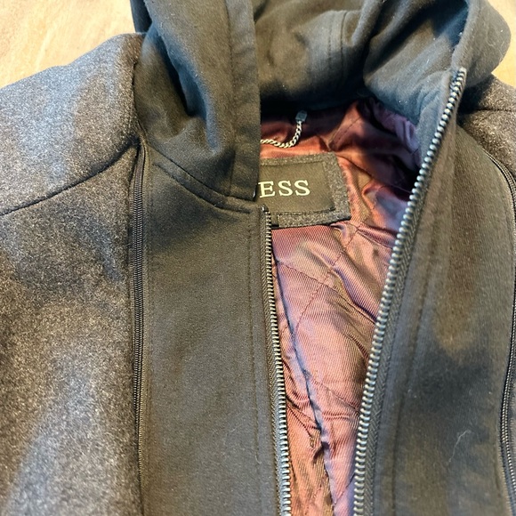 Men Guess Coat with removable Hood. - Picture 6 of 12